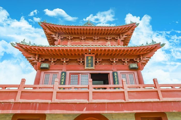 Phủ Khai Phong vẫn tiếp tục thể hiện sự hòa quyện giữa kiến trúc Đông và Tây đặc sắc.