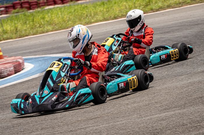 Trải Nghiệm Đua Xe Go Kart Đầy Hấp Dẫn Cho Team Đam Mê Tốc Độ 8