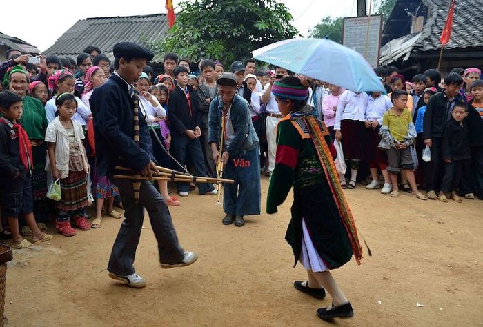 Chợ tình Khâu Vai - Nơi tìm lại hạnh phúc, từ cô đơn đến hạnh phúc đôi lứa