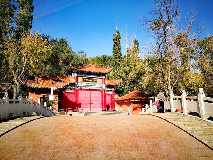 Urumqi nơi có đồng cỏ xanh tươi đẹp của Tân Cương Trung Quốc 7