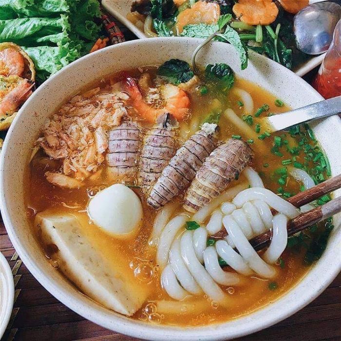 Bánh canh Long Hương - Hương vị nước lèo đậm đà, thơm ngon hết sẩy 4