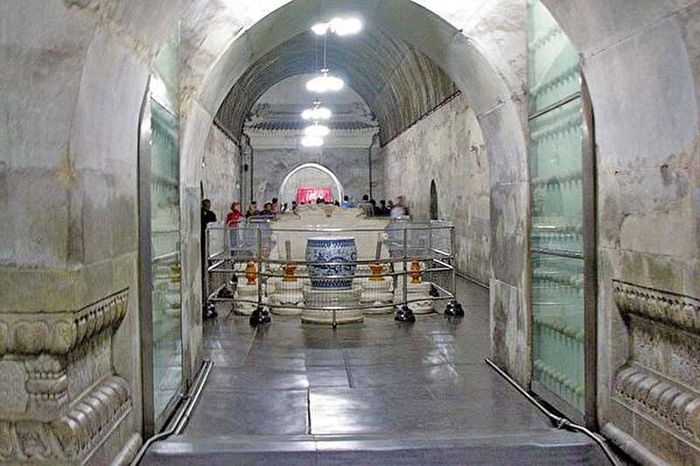 Thâm nhập Thập Tam Lăng, là nơi nghỉ ngơi của 13 vị hoàng đế nhà Minh
