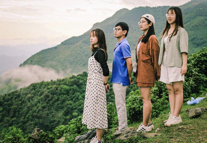 Tham gia chương trình Review Tà Xùa 3 ngày 2 đêm cùng Lê Huỳnh, thoát khỏi sự ồn ào của thành phố và tận hưởng những khoảnh khắc tuyệt vời.