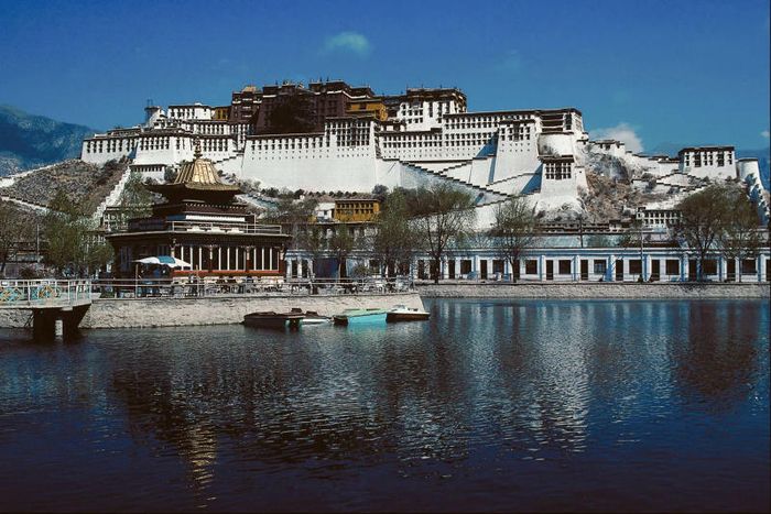 Khám phá thánh địa Lhasa linh thiêng trong hành trình du lịch Tây Tạng