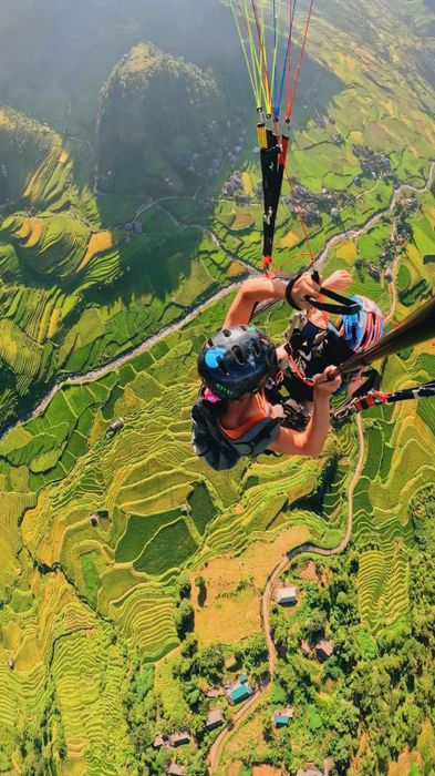 Bay lượn trên Mù Cang Chải, trải nghiệm không gì sánh được trong những khoảnh khắc mùa vàng 2