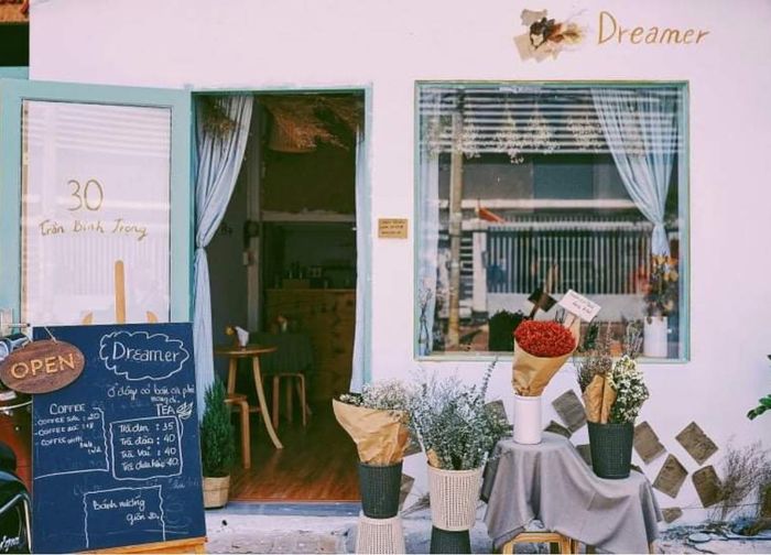 Dreamer Coffee Vũng Tàu - Nơi hẹn hò lãng mạn ở Vũng Tàu 2