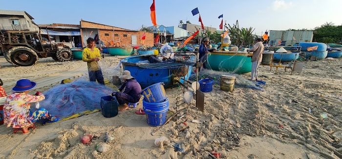 Cùng nhau khám phá bãi biển Dinh Cô và trải nghiệm cuộc sống chậm rãi giữa sự hối hả của thành phố