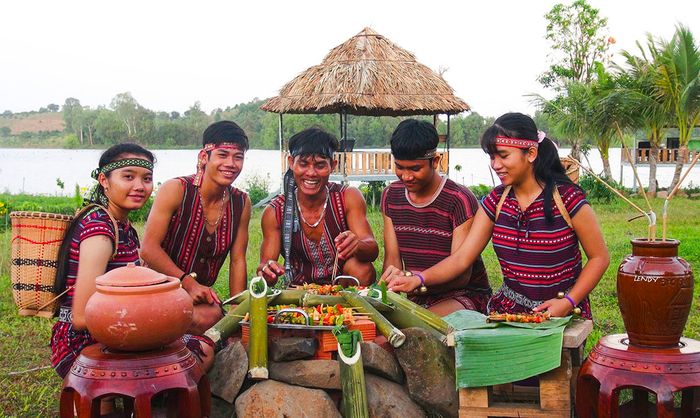 Lễ hội Nhan Lúa, Thần Nông (Châu Ro) truyền thống mang đến những trải nghiệm gì đặc biệt?