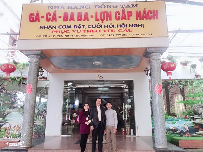 Thưởng thức bữa ăn tại Nhà hàng Đồng Tâm 22