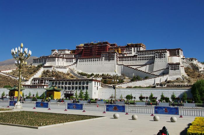 Khám phá thánh địa Lhasa linh thiêng trong chuyến du lịch Tây Tạng