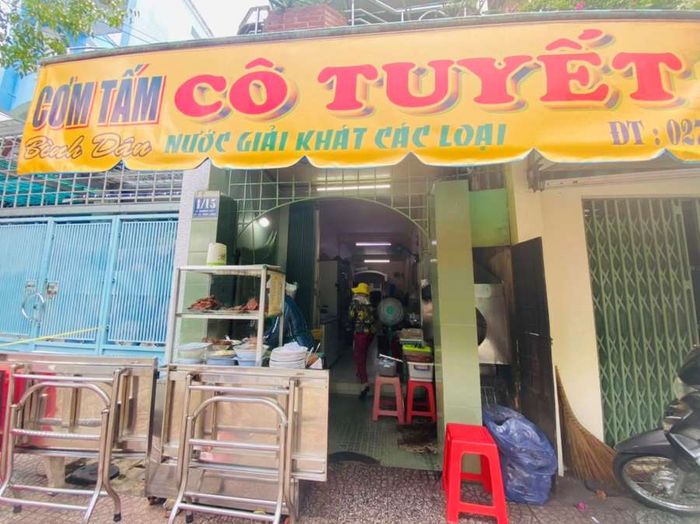 Cơm Tấm Cô Tuyết, quán ăn bình dân nhưng thu hút rất nhiều thực khách