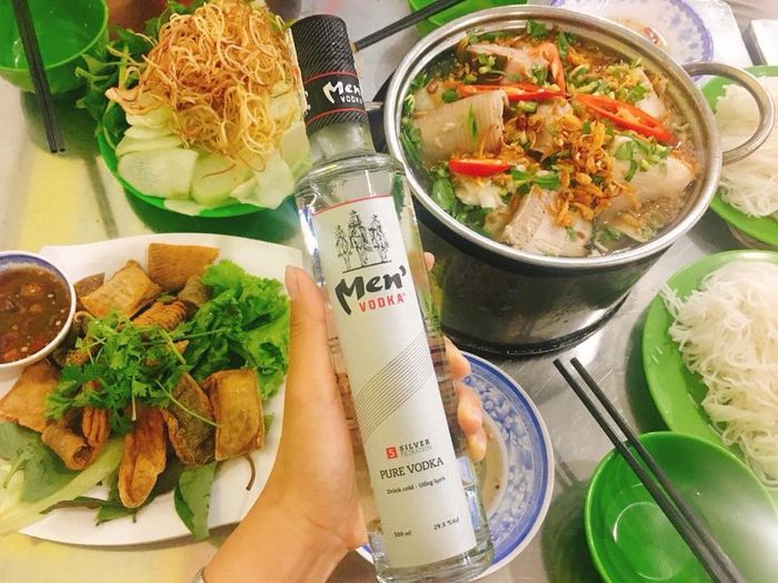 Lẩu cá đuối Hoàng Minh - Trương Công Định: Một món đặc sản bình dân nổi tiếng ở Vũng Tàu