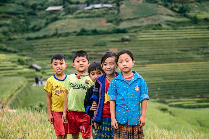 Lang thang Mù Cang Chải để ngắm nhìn vẻ đẹp của làng quê vùng cao làm cho lòng say đắm.