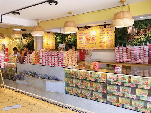 Thưởng thức bánh bông lan trứng muối Vũng Tàu với vị mềm xốp, thơm ngon mùi sữa 5