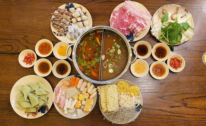 Tại lòng thành phố biển Vũng Tàu, có một Tiệm Lẩu Búp Phê màu vàng nhỏ xinh đang chờ đón bạn