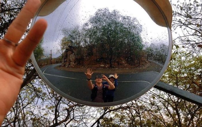 Kiểm tra cùng người cứu hộ những khúc cua trên hành trình chinh phục Safari núi Dinh Vũng Tàu.