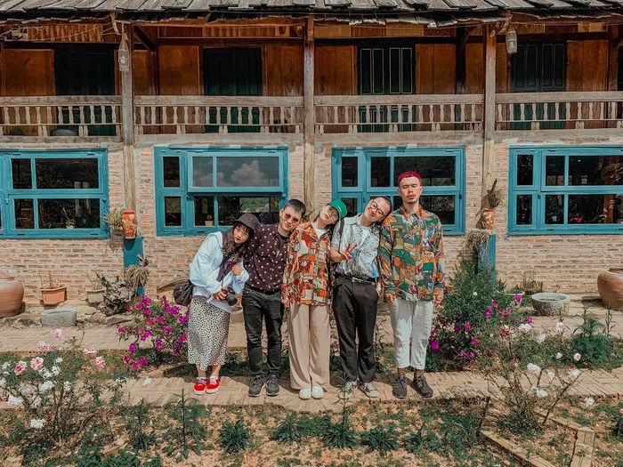 Đánh giá Mù Cang Chải với sự vui nhộn, tươi tắn cùng nhóm bạn thân 7