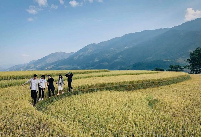 Đánh giá Mù Cang Chải với sự vui nhộn, tươi tắn cùng nhóm bạn thân 10