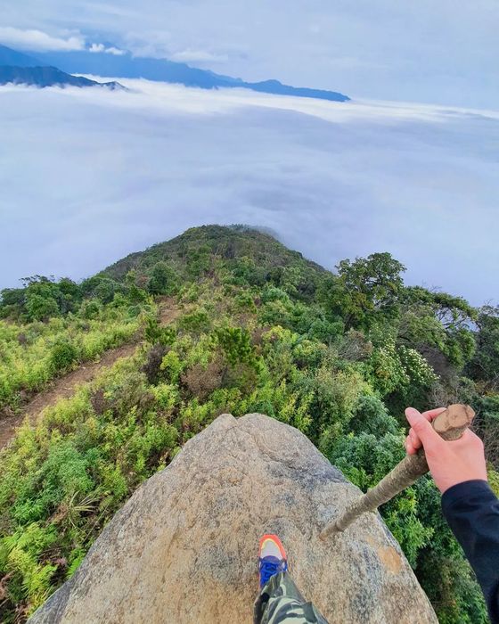 Thách thức bản thân với hành trình leo núi chinh phục đỉnh Tà Xùa lần 2