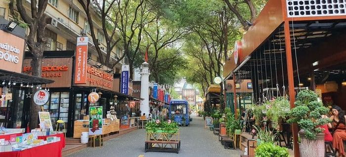 Quận 1 có những điều gì thú vị? Hãy cùng Mytour.vn khám phá loạt điểm đến hấp dẫn thứ sáu