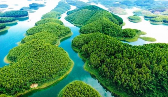 Khám phá Hồ Thác Bà - Hồ nước nhân tạo độc đáo giữa núi rừng Tây Bắc