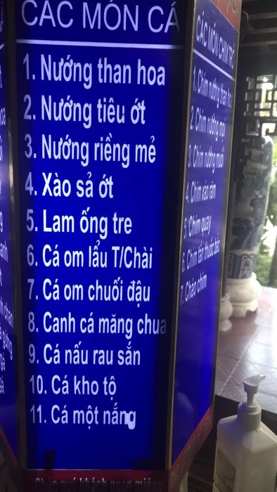 Thưởng thức bữa ăn và ngắm view sông tại Nhà hàng Thuyền Chài 5 là một trải nghiệm không thể bỏ lỡ!