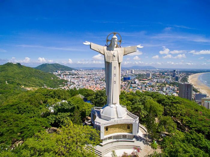 Bãi biển Núi Nhỏ ở Vũng Tàu - Nơi thu hút lòng khách bốn phương 8