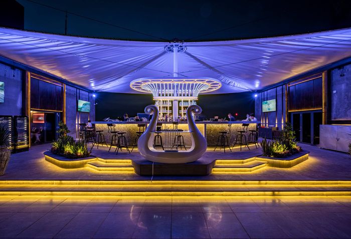 Thưởng thức tầm nhìn đẹp tuyệt vời từ tầng cao của OASKY Restaurant & Lounge Vũng Tàu 4