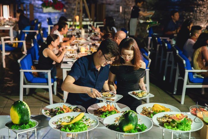 Thưởng thức tầm nhìn biển tuyệt vời tại nhà hàng 4 sao số 11 của Marina Club Vũng Tàu