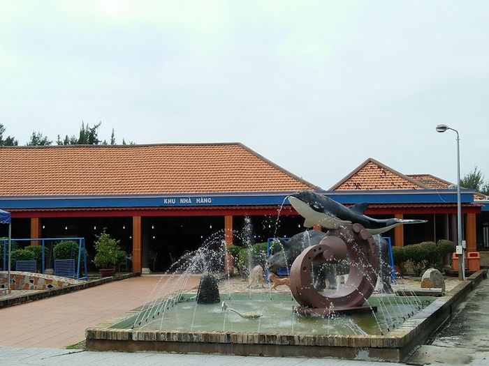 Khu du lịch Chí Linh Vũng Tàu mang lại vẻ đẹp hoang sơ và lãng mạn đặc biệt.