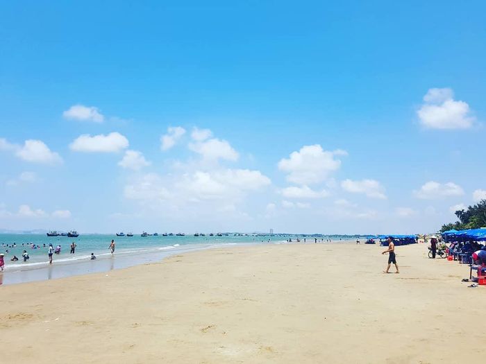 Rủ nhau khám phá bãi biển Dinh Cô và cảm nhận cuộc sống chậm rãi giữa sự sôi động của thành phố