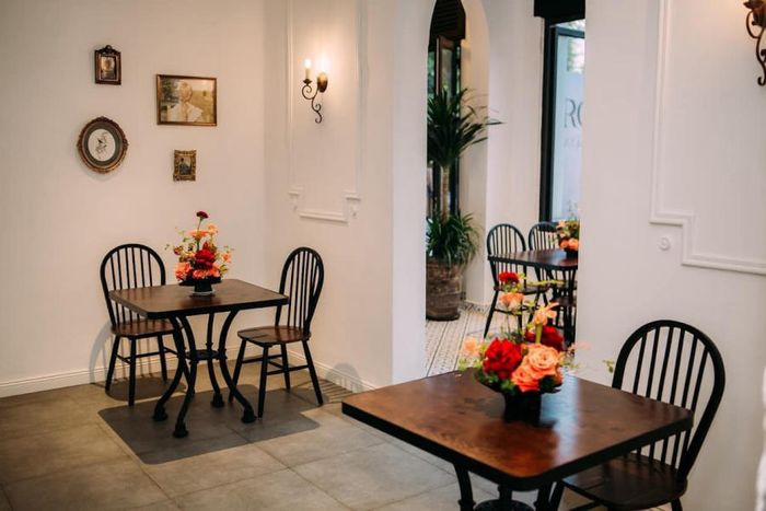 Trải nghiệm ẩm thực tại Nhà hàng Pasros Vũng Tàu trong căn biệt thự trăm tuổi 7