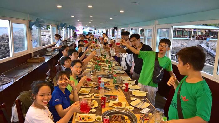Nhà hàng hải sản Hòn Rù Rì - Điểm đến độc đáo để ngắm hoàng hôn tại Vũng Tàu 12