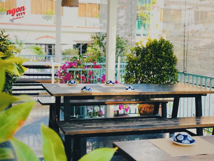 Mê mẩn với hương vị Thái ngọt ngào tại Ngon City ở Vũng Tàu, như đang thưởng thức một phần của Việt Nam.