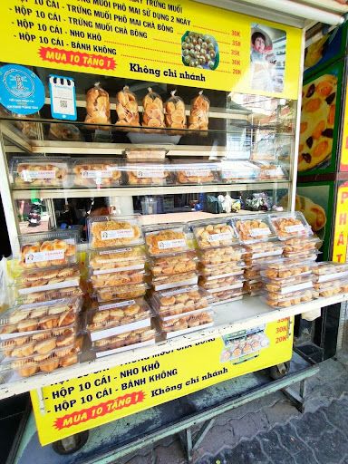 Thưởng thức bánh bông lan trứng muối Vũng Tàu với vị mềm xốp, thơm ngon mùi sữa 11