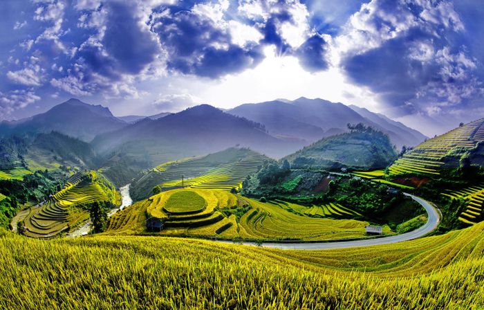 Ruộng bậc thang ở xã Chế Cu Nha, với vẻ đẹp tuyệt sắc, luôn khiến người ta say mê mỗi khi mùa vàng về.