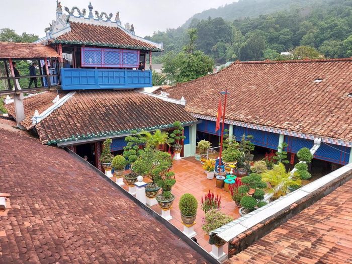 Tham gia Lễ hội Trùng Cửu tại Nhà Lớn Long Sơn để khám phá vẻ đẹp văn hóa