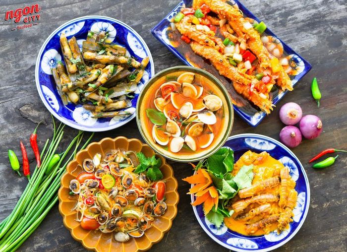 Mê mẩn với ẩm thực Thái ngọt ngào tại Ngon City ở Vũng Tàu, như bước chân vào một thế giới ẩm thực độc đáo.