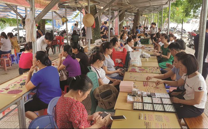 Đừng bỏ lỡ trải nghiệm thú vị tại phiên chợ đá quý Lục Yên - một biểu tượng của vùng cao Yên Bái.