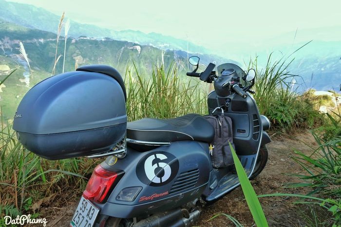 Chinh phục hành trình trên lưng khủng long Tà Xùa với Vespa GTV 13