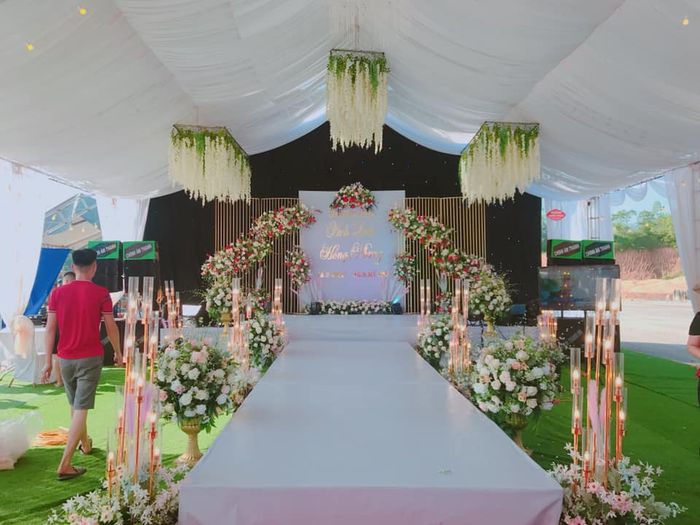 Thưởng thức bữa ăn tại Nhà hàng Đồng Tâm 20
