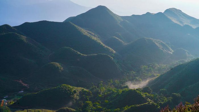 Hãy tham gia chinh phục Tà Chì Nhù và trải nghiệm cuộc hẹn hò đáng nhớ với mây trời ở Yên Bái.