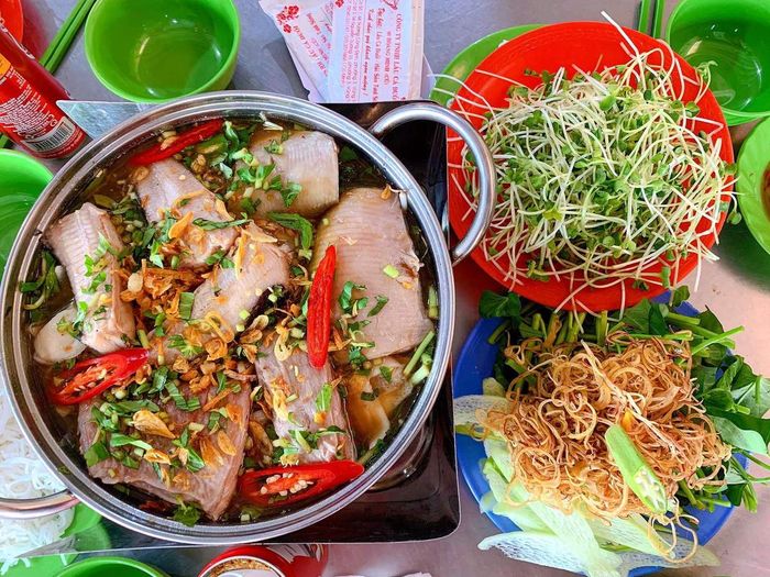 Lẩu cá đuối Vũng Tàu mang lại điều gì đặc biệt khiến ai cũng say mê?