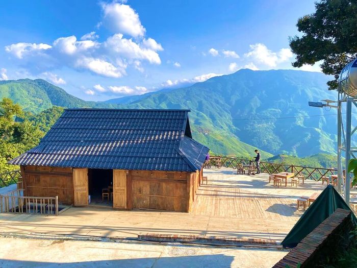 Hòa mình vào không gian thơ mộng của Tà Xùa như trong một bộ phim điện ảnh.