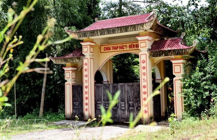Chùa tháp Hắc Y – Đền Đại Cại: Di sản lịch sử độc đáo tại Yên Bái 2