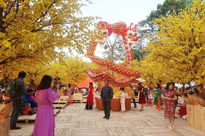 Lễ hội Tết Việt Giáp Thìn 2024 phản ánh sự đậm đà của lễ hội Tết miền Nam