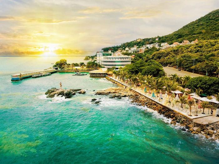Nhà hàng hải sản Hòn Rù Rì - Điểm đến độc đáo để ngắm hoàng hôn tại Vũng Tàu 4