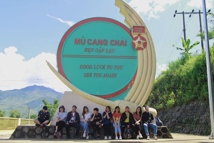 Bắt đầu hành trình khám phá Mù Cang Chải để trải nghiệm mùa lúa chín vàng