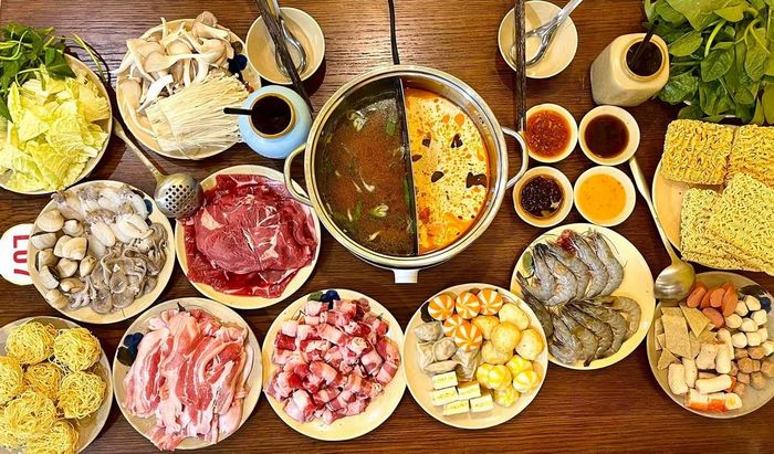 Nằm giữa trung tâm thành phố biển Vũng Tàu là một Tiệm Lẩu Búp Phê nhỏ xinh màu vàng