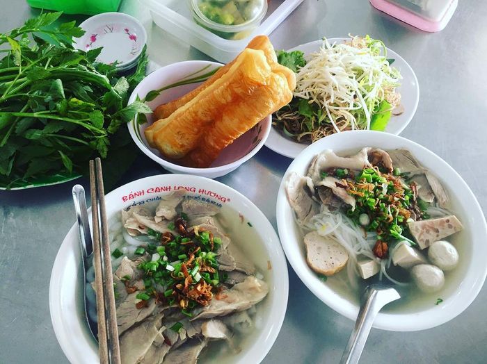 Bánh canh Long Hương - Một trải nghiệm hấp dẫn với hương vị nước lèo đậm đà, thơm ngon hết nấc